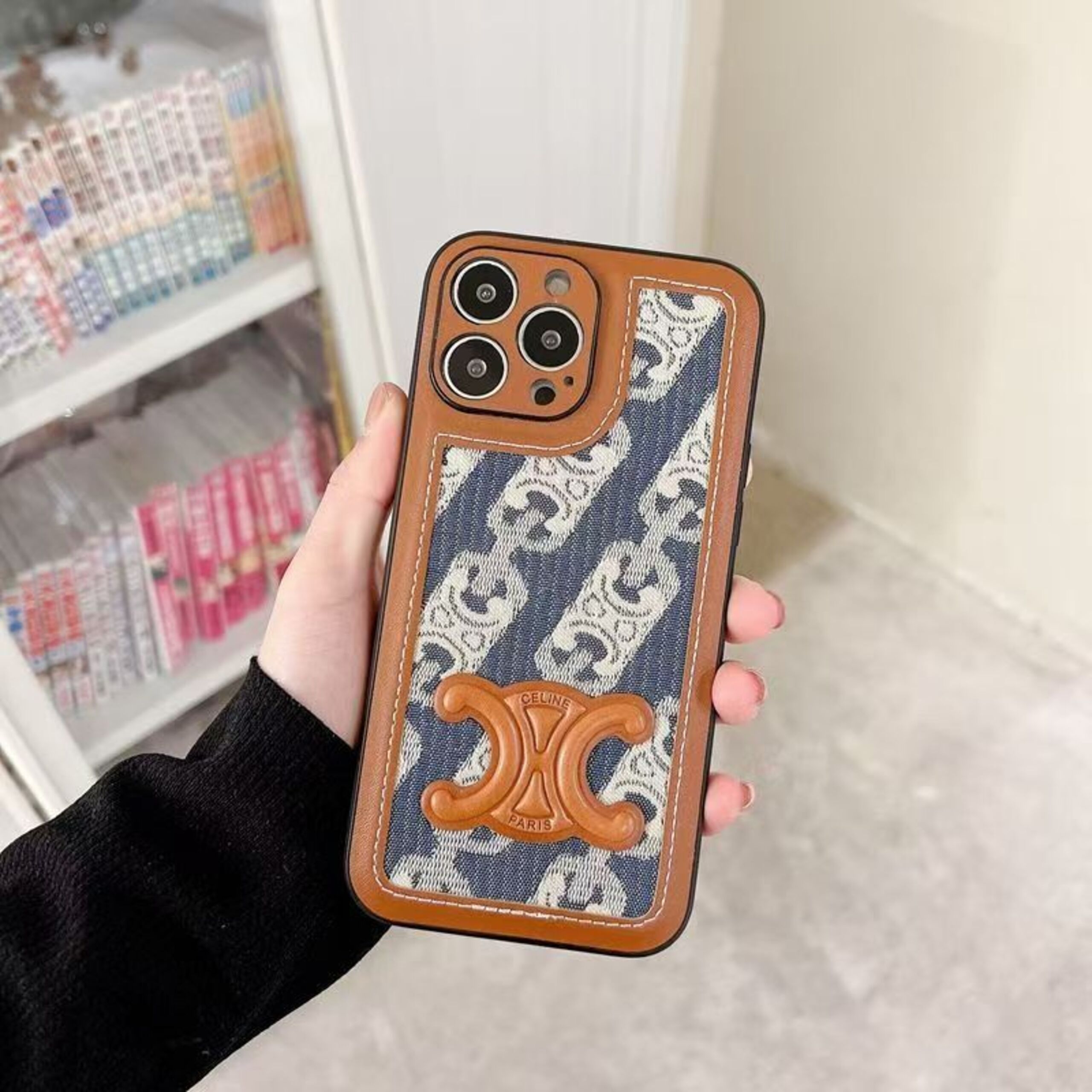  Celine iPhone 16/17ケース 個性な外観にする